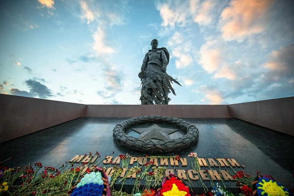 Фото ржевского мемориала ночью