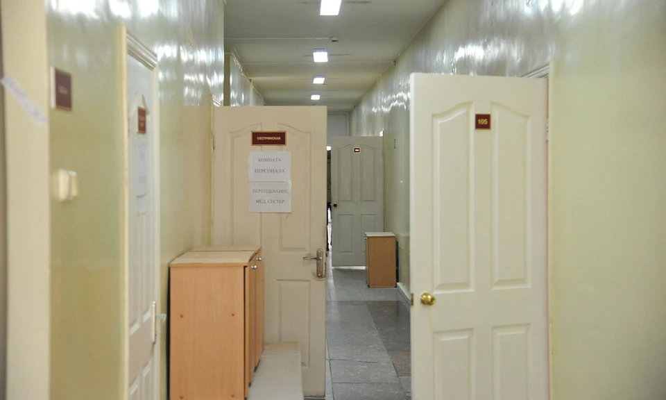 За сутки новые случаи коронавируса выявили в 16 брянских городах и районах.