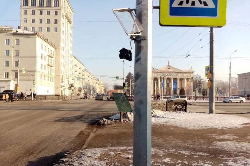 Появилось видео с перекрестка с разбитыми светофорами в Новокузнецке