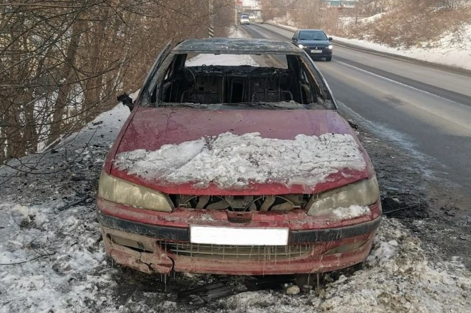 Сгоревший автомобиль