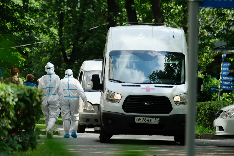 Пациент с коронавирусом умер на улице в день выписки из больницы Петербурга