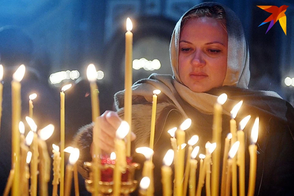 Не забывайте надеть маску, собираясь в храм.