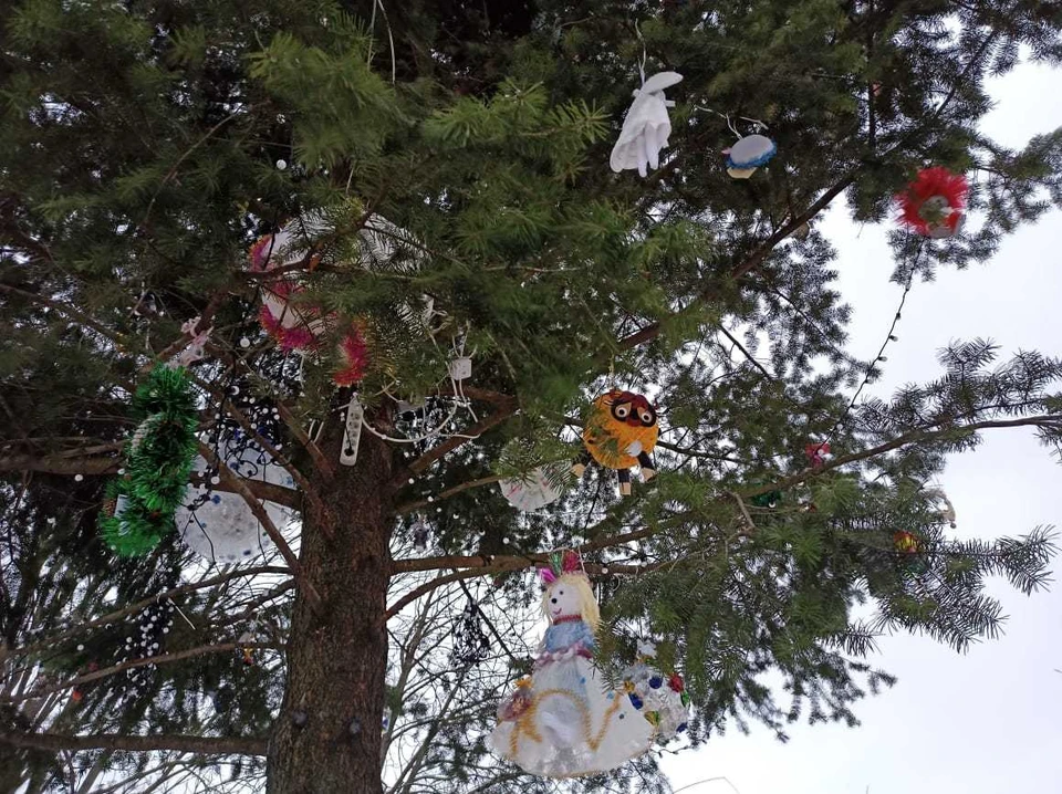 В Детском парке выбрали лучшую елочную игрушку. Фото пресс-службы администрации Орла