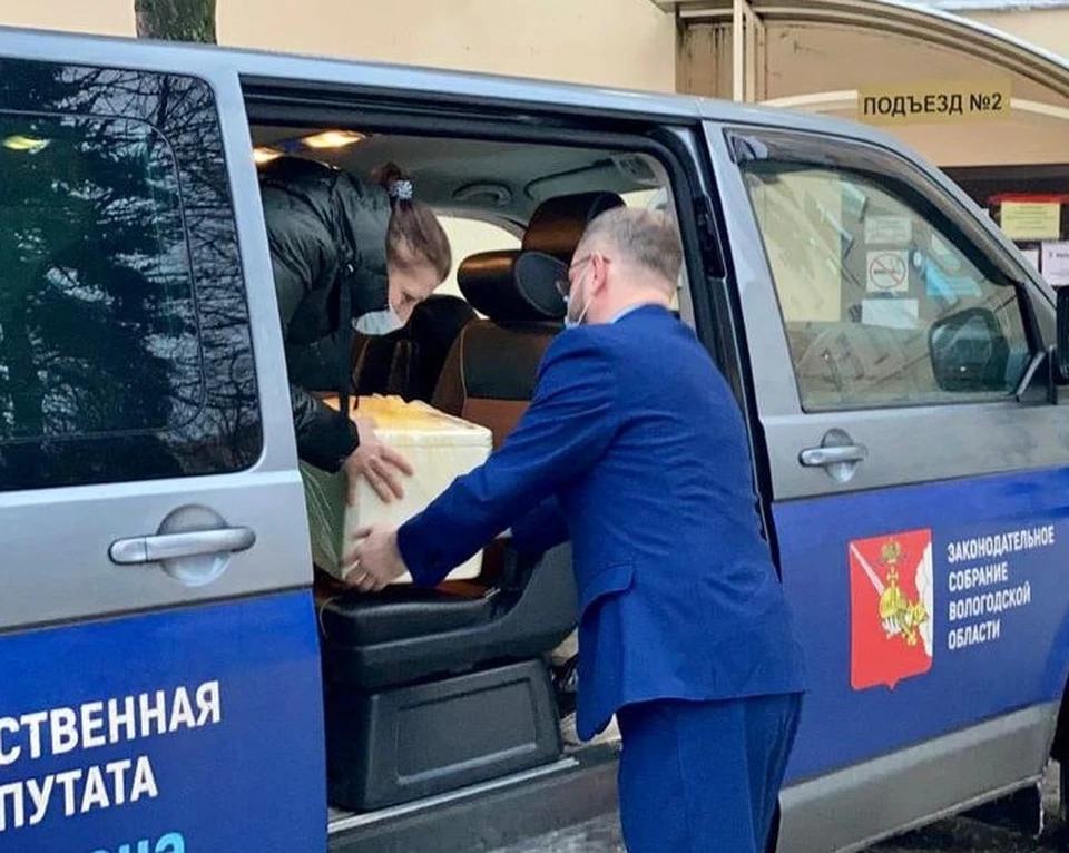 Антон Холодов помогает медикам, борющимся с ковидом.