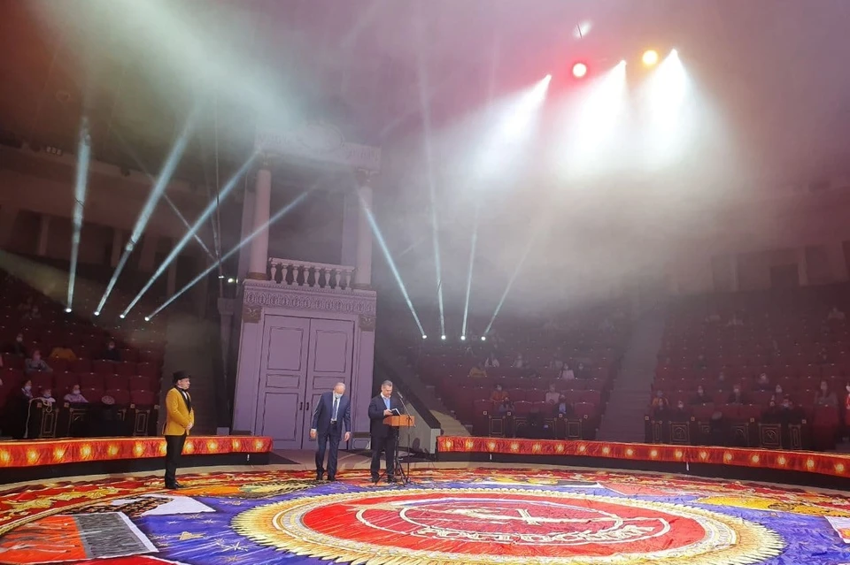 Губернатор Валерий Радаев принял участие в церемонии открытия цирка
