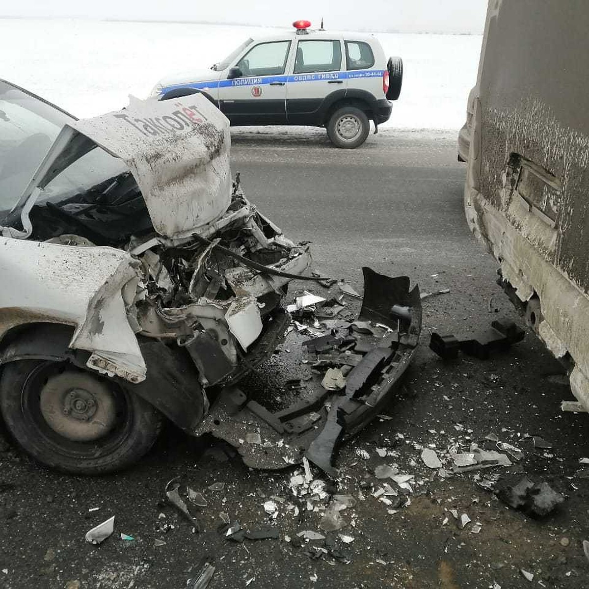 Пострадали двое детей: появилось видео с места ДТП с участием автобуса и  такси под Волгоградом - KP.RU