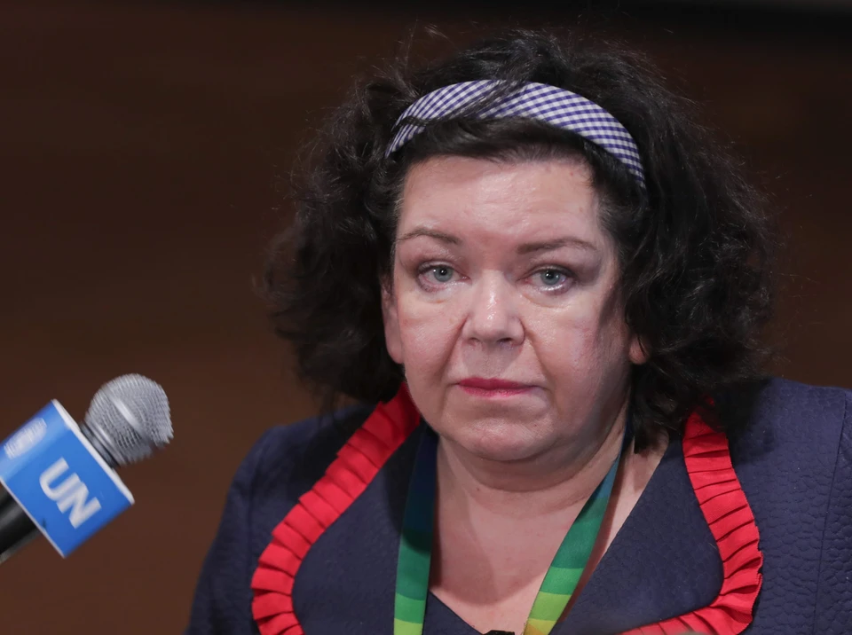 Британский посол заявила о нежелании уступать России в победе над коронавирусом.