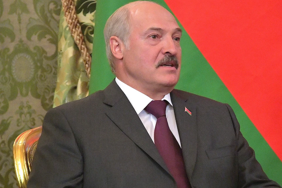 Лукашенко рассказал, что привык к тому, что его называют батькой, и сравнил себя с белкой в колесе