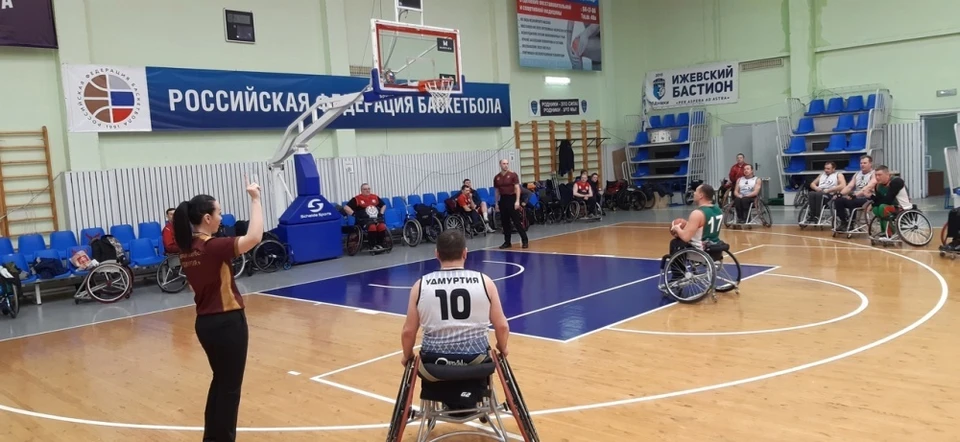 Соревнования по баскетболу и керлингу на колясках прошли в Ижевске