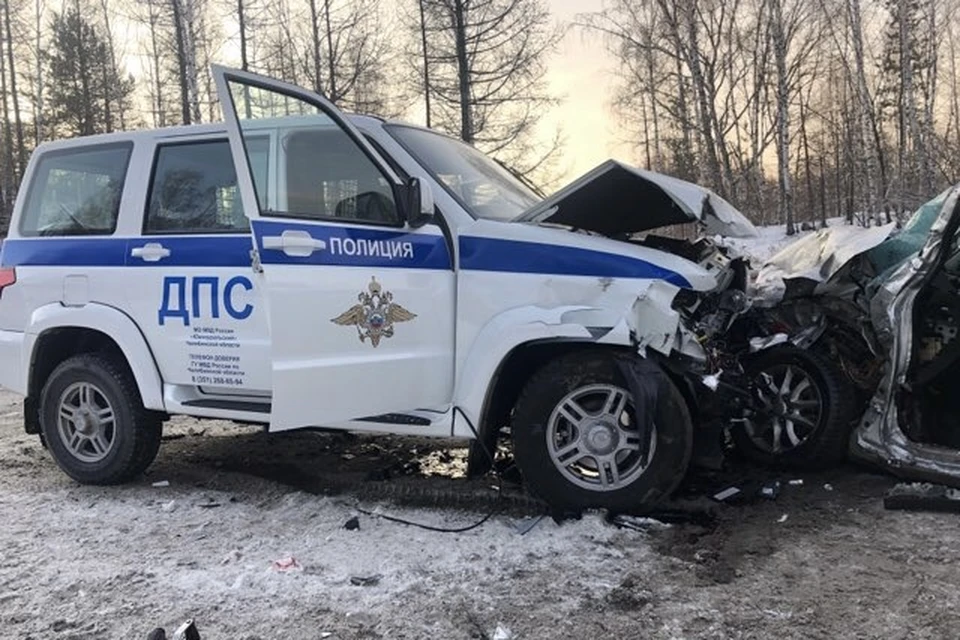 Машина ДПС защитила автобус с детской хоккейной командой от столкновения. Фото: ГУ МВД Челябинской области