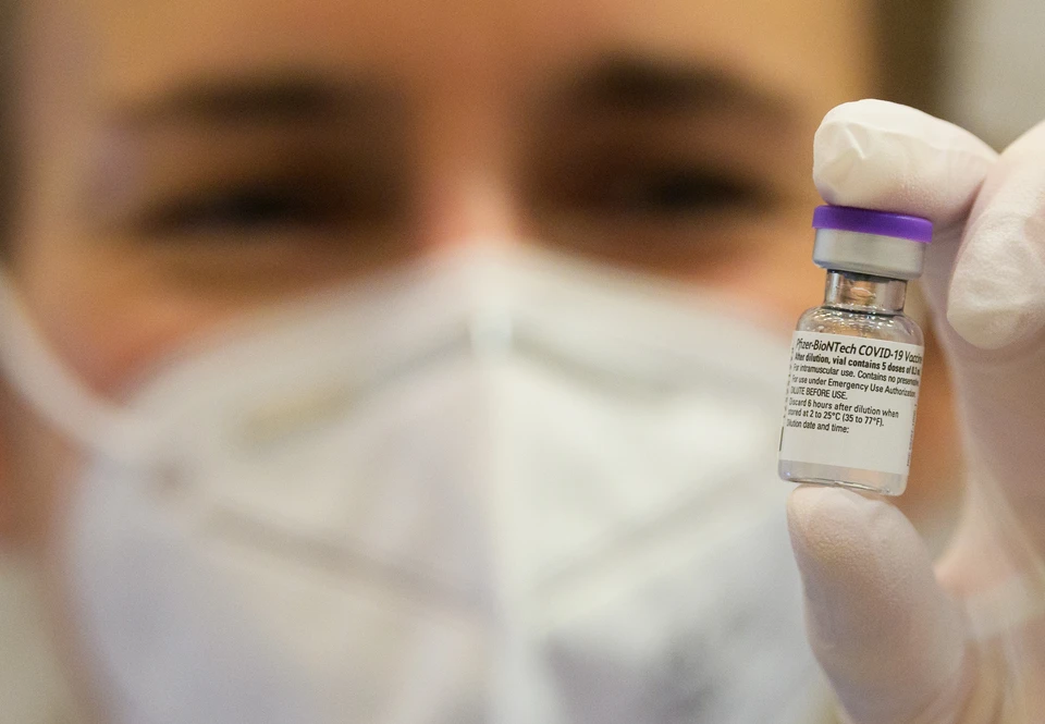 Росздравнадзор заявил о незаконности применения вакцины Pfizer до регистрации