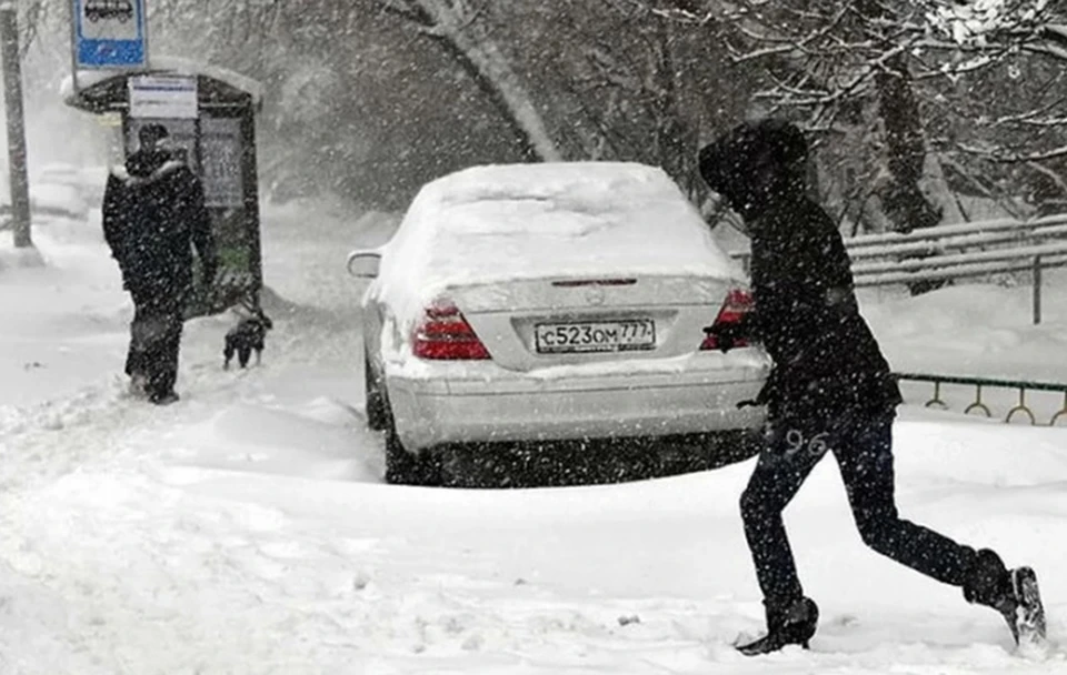Снегопад в Нижнем Новгороде 16 января 2021: сугробы на дорогах, заносы и метель.