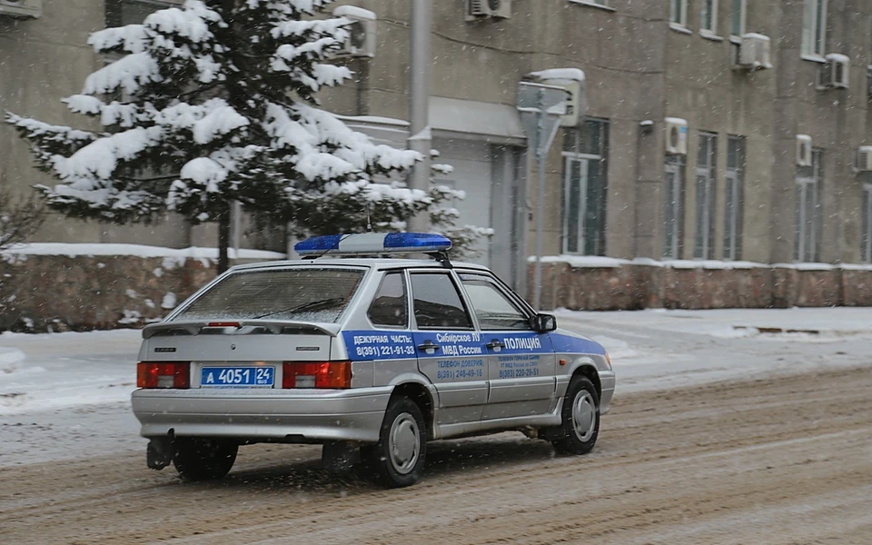 В Красноярске работник автомойки украл служебный автомобиль и отправился грабить магазин