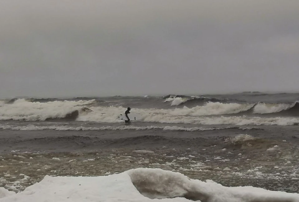 На ладожском озере волны бушуют не слабее, чем на Балтике. Фото: @avid.venture