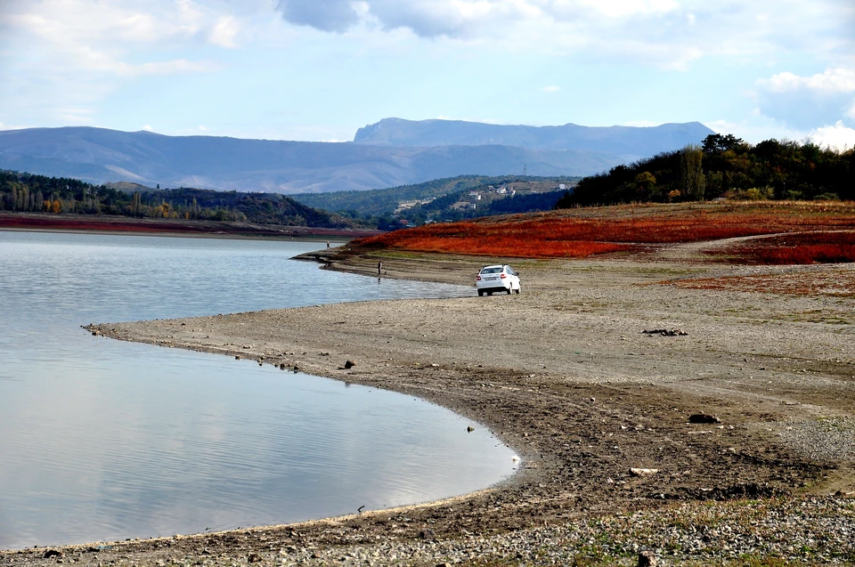 В Симферопольском водохранилище осталось всего 800 тысяч кубов воды