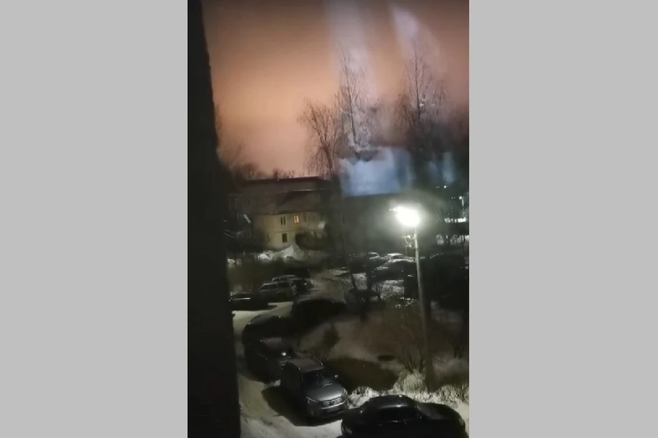 Молния или электричество? Рязанцы сняли на видео странные вспышки в Приокском.