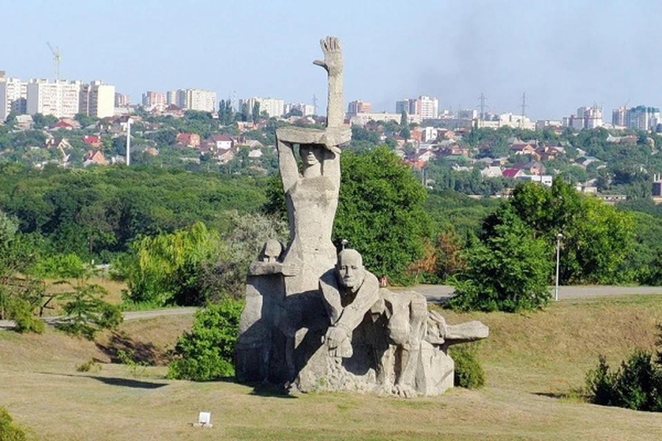 Памятник на Змиевской балке. Фото: сайт "Холокост-центр"