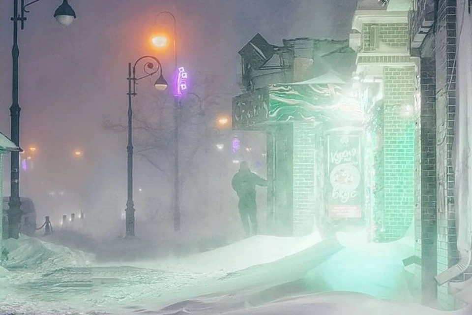 Владивосток оказался во власти снежного циклона. Фото: instagram \ kuzinatra__