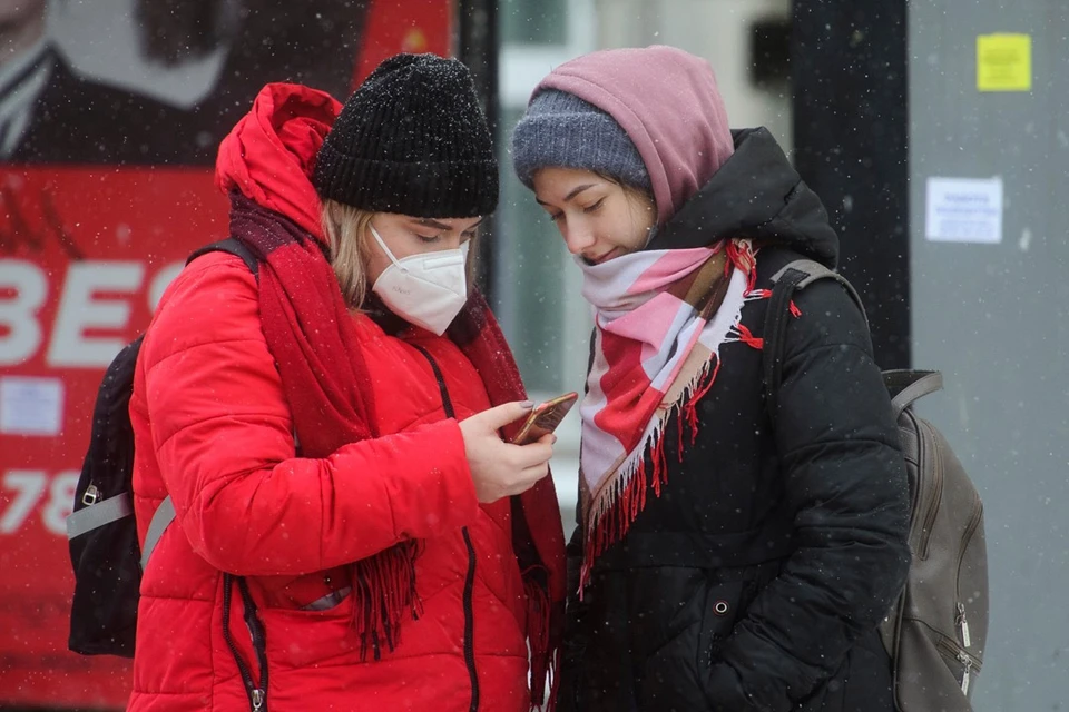 Количество заболевших COVID-19 в мире снижается третью неделю подряд