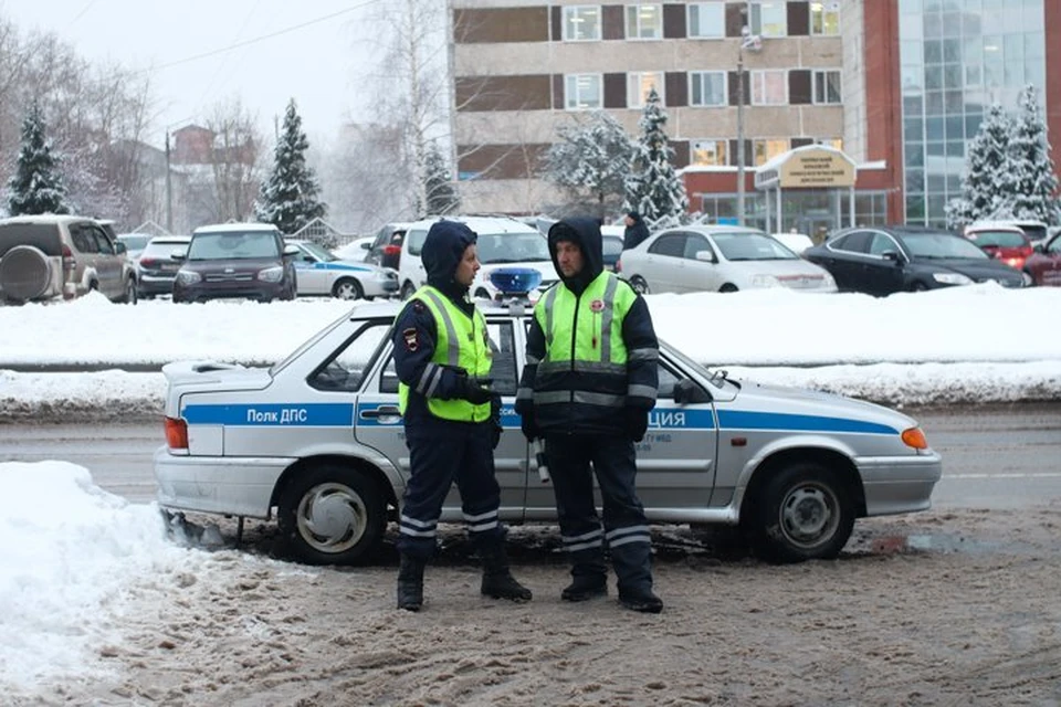 Есть затруднения в движении на улице Чкалова а сторону Куйбышева, там тоже авария.