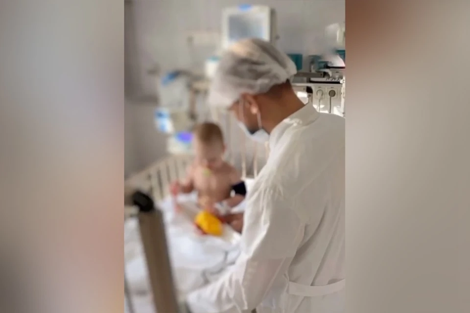 На грани жизни и смерти оказался маленький ребенок из Кузбасса из-за семечки. ФОТО: okb_kemerovo / Instagram