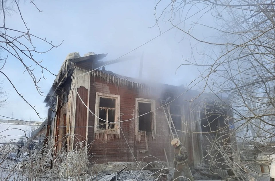 Жуткий пожар произошел в частном деревянном доме