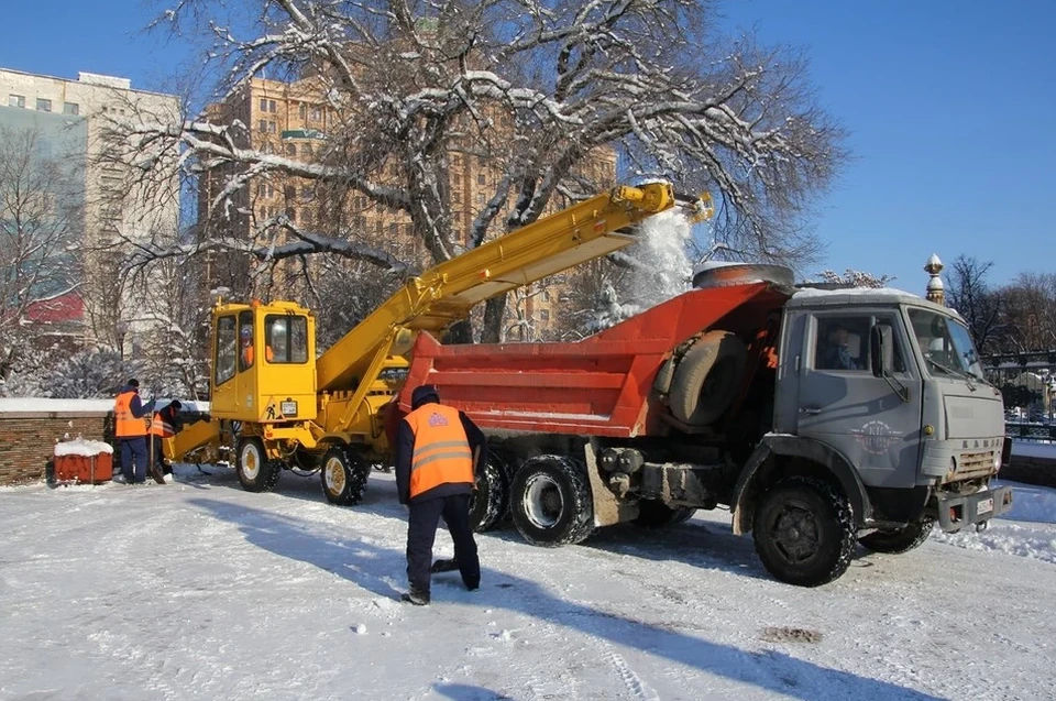 Коммунальные службы работают в усиленном режиме