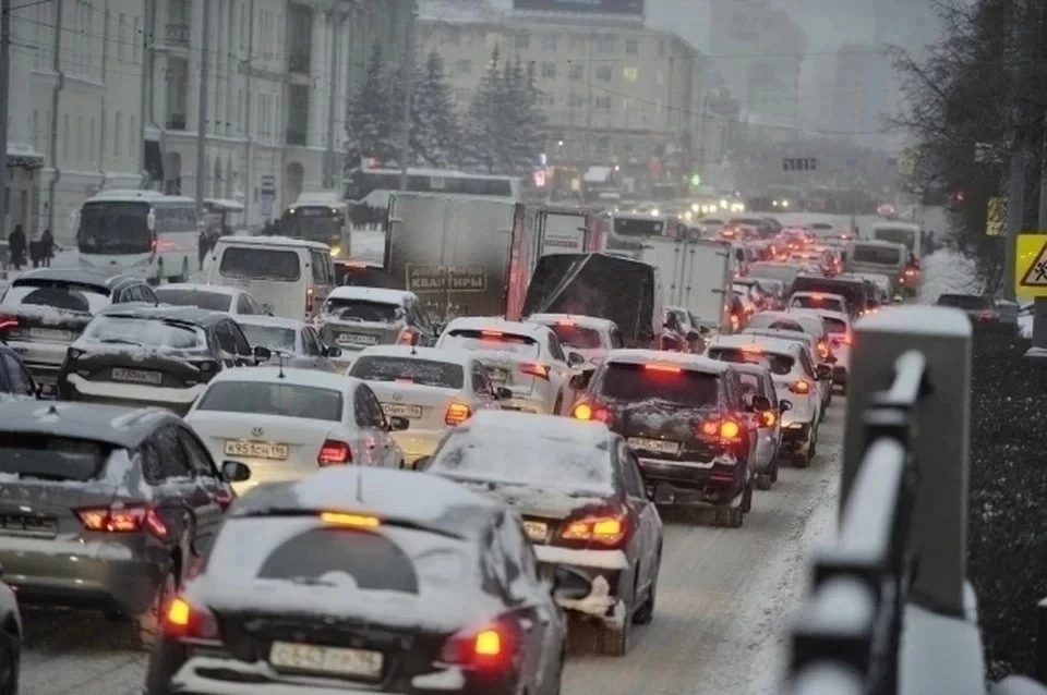 Пробки в Новосибирске 10 февраля 2021 года затронули оба берега.