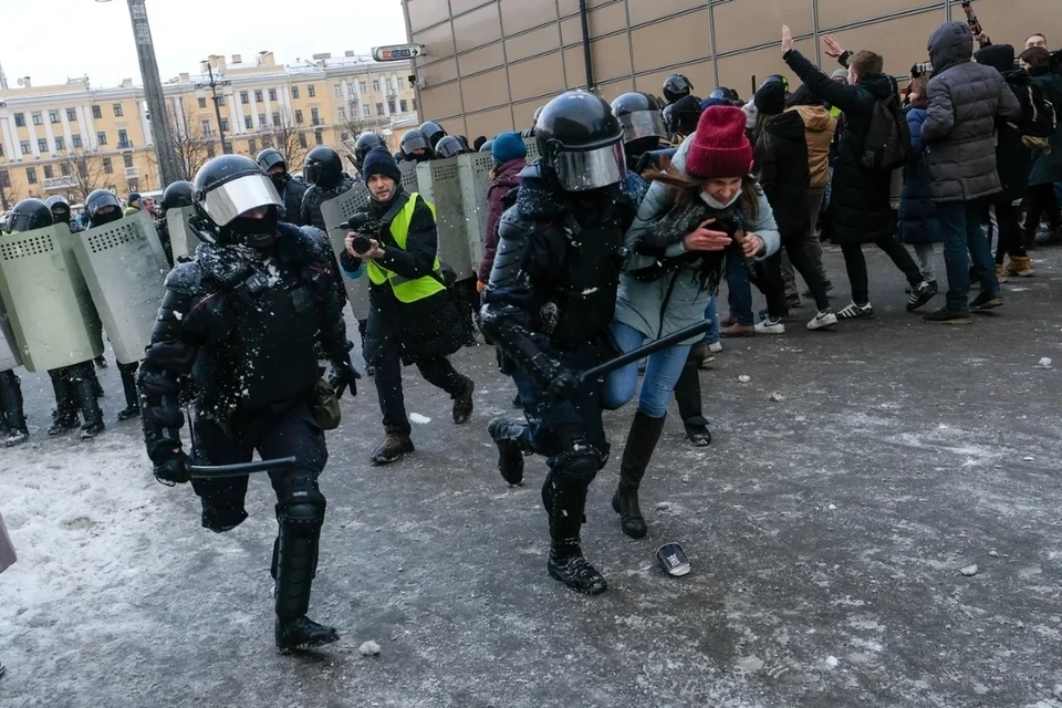 В судах Петербурга рассказали об оправданиях задержанных участников несанкционированных акций протеста.