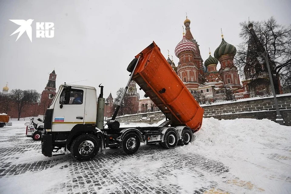 Власти Москвы намерены очистить улицы от снега за пять дней