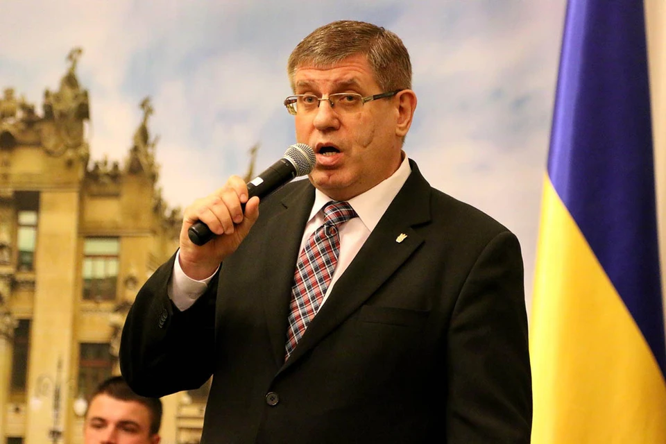 Экс-депутат украинской националистической партии «Свободы» Олег Гелевей, с ножом в руках бросился отстаивать закон «Об обеспечении госязыка».