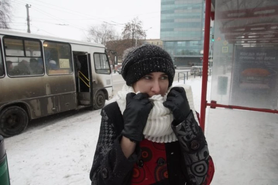 По словам очевидцев пешехода не было видно из-за снежной глыбы на обочине.