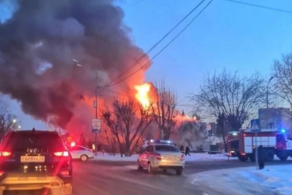 Чс тюмень. ЧС Тюмень ВКОНТАКТЕ. Тюмень пожар сейчас на обороне. Пожар в Тюмени на Комбинатской.