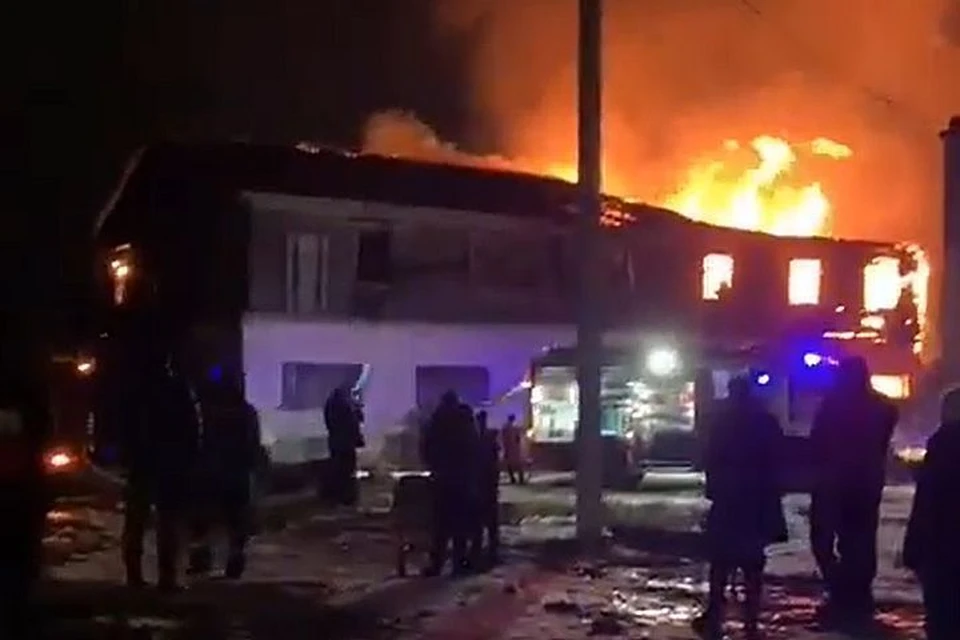 В Приморье сгорело здание старой больницы