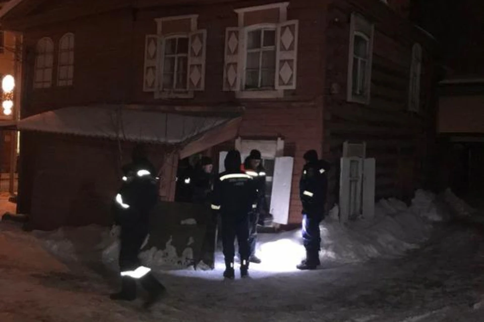 Потолок обрушился в деревянном доме в Иркутске