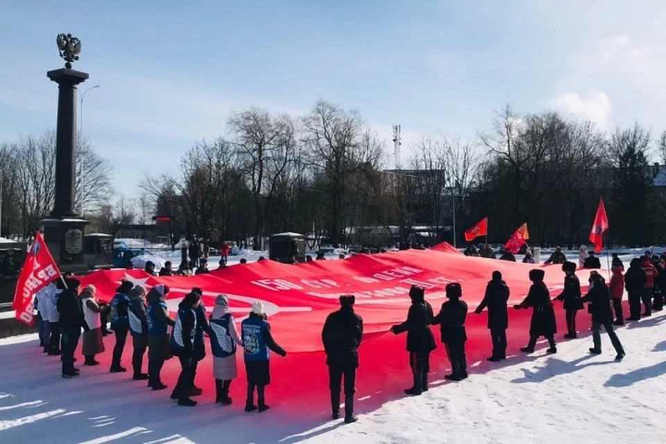 В Брянске во вторник, 23 февраля, прошла акция #Защитимветеранов. Фото: РИА "Стрела".