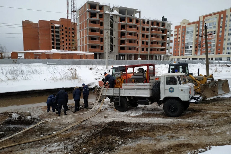 На устранение аварии коммунальщикам понадобился весь день и почти вся ночь