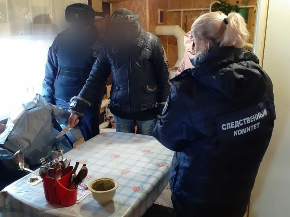 Женщина зарезала сожителя во время застолья