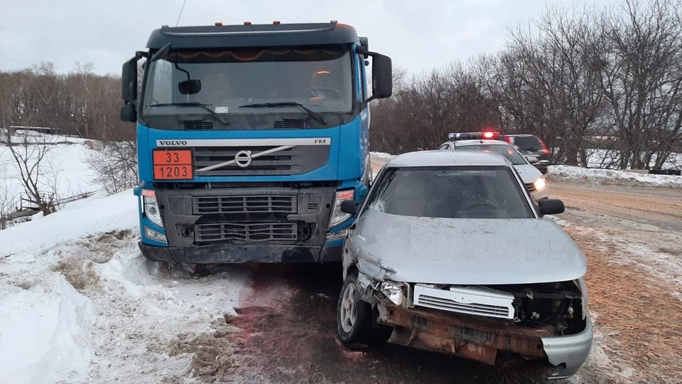 Одному из водителей понадобилась помощь медиков.