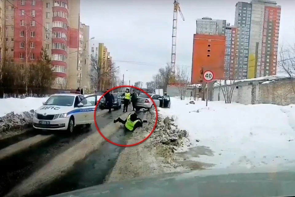 Полиция рассказала о дебоширах, напавших в Рязани на сотрудников ГИБДД.