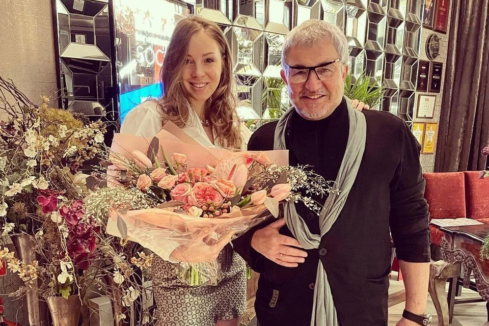 Полина и Дмитрий Дибров на днях отметят 12-ую годовщину свадьбы.