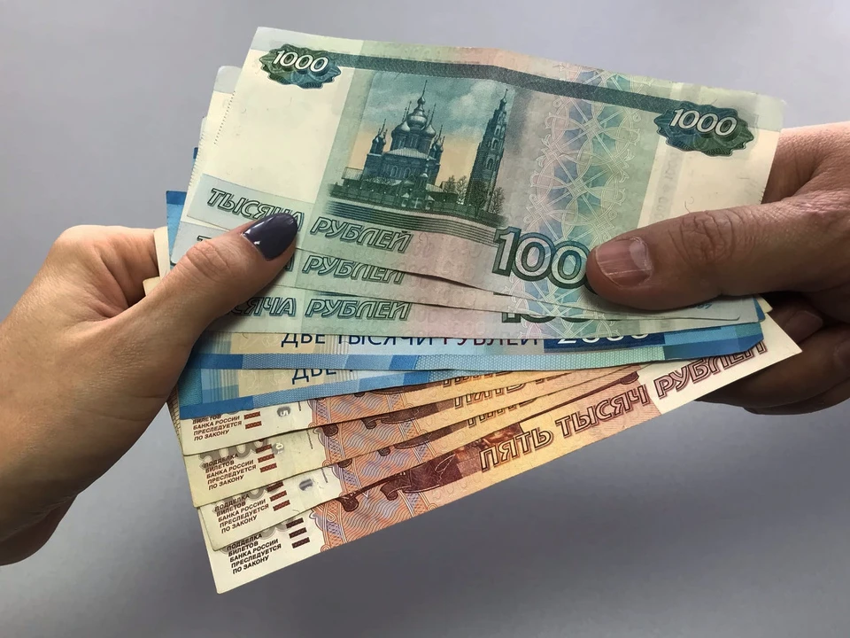 Телефонные мошенники поздравили астраханок с 8 марта, а потом похитили их деньги
