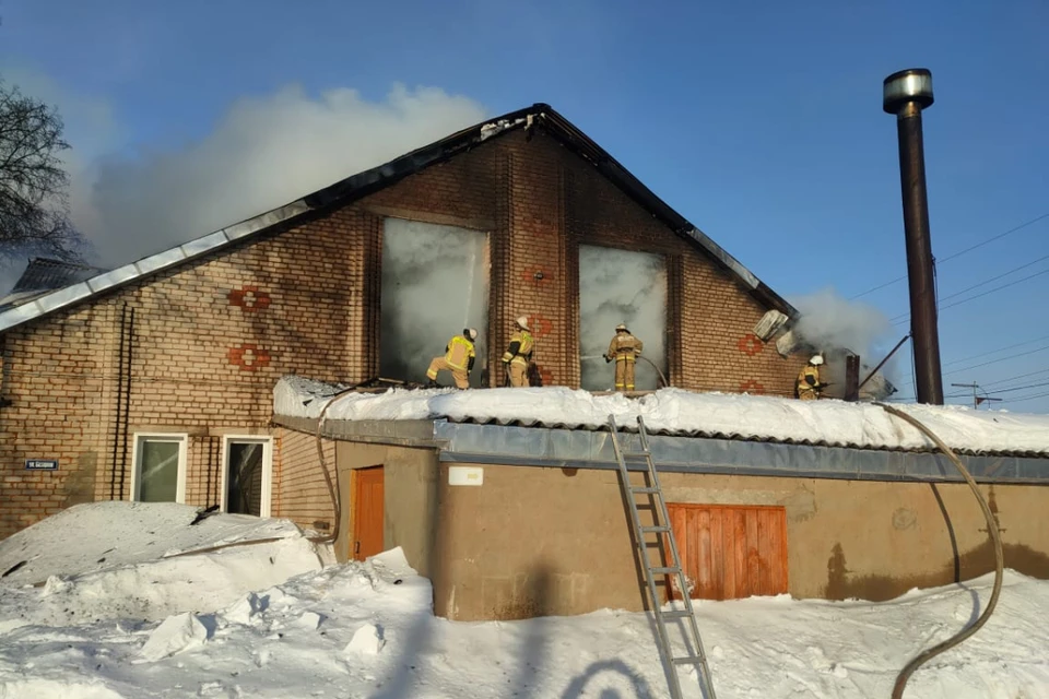 Предварительной информации о причинах пожара пока не поступило. Фото: 43.mchs.gov.ru