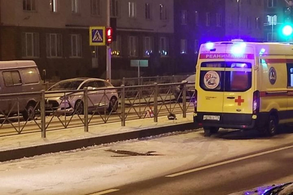 Иномарка сбила пешехода на севере Петербурга