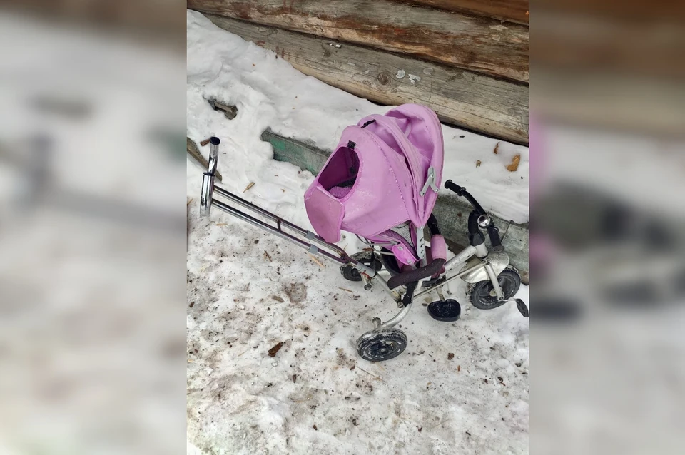 Малышку после ДТП увезли в больницу Фото: УГИБДД по Свердловской области