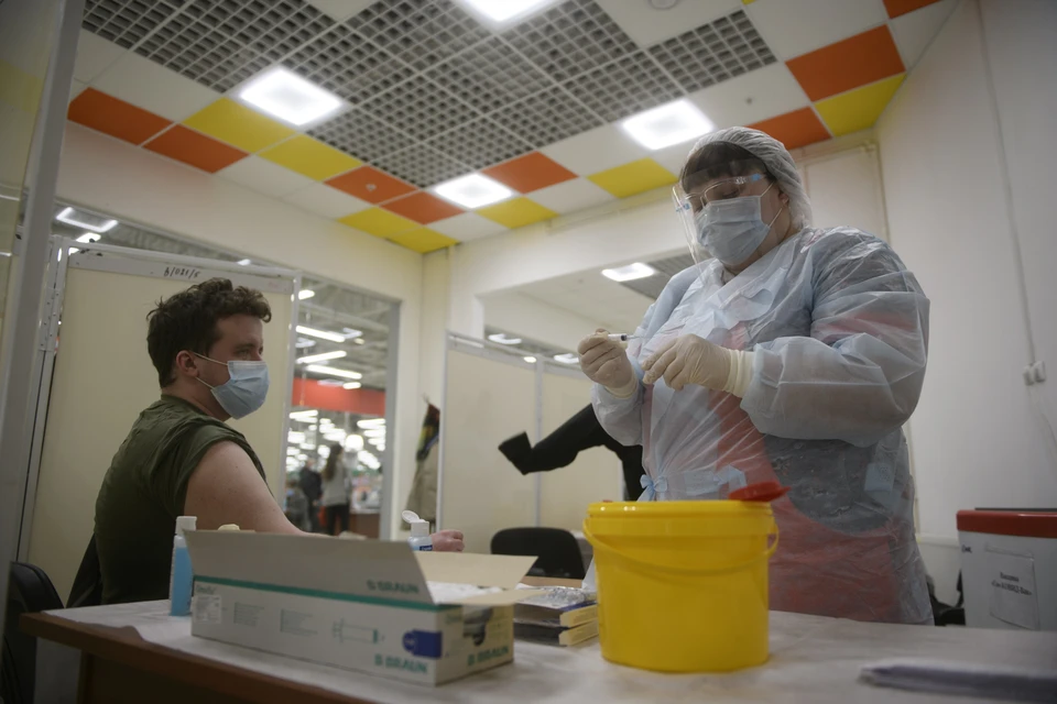 В Свердловской области идет активная вакцинация от коронавируса.