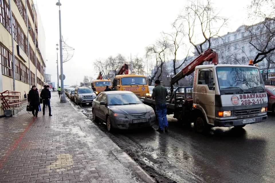 Автомобили, мешающие уборке снега, будут эвакуировать