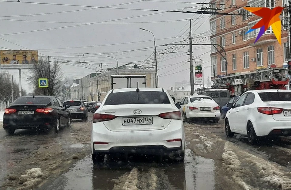 Да дорогах сегодня опасно: каша, вода, местами наледь. Будьте осторожны!
