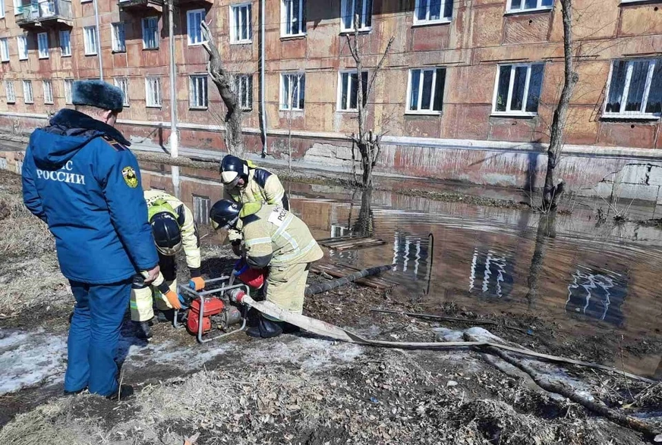 В Усольском районе талые воды подтопили подвалы жилых домов