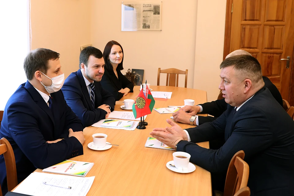 Сергей Мисурагин, руководитель отделения Посольства Республики Беларусь в Смоленске посетил Липецкую область с целью дальнейшего углубления экономического сотрудничества. Фото: липецкаяобласть.рф